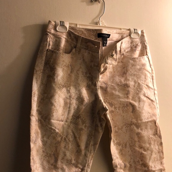 White House Black Market slacks size 4R only worn once 🤦♀️ - Picture 1 of 3